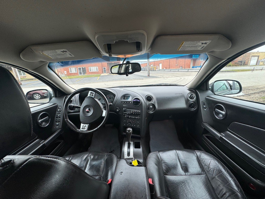 2008 Pontiac Grand Prix Image 11