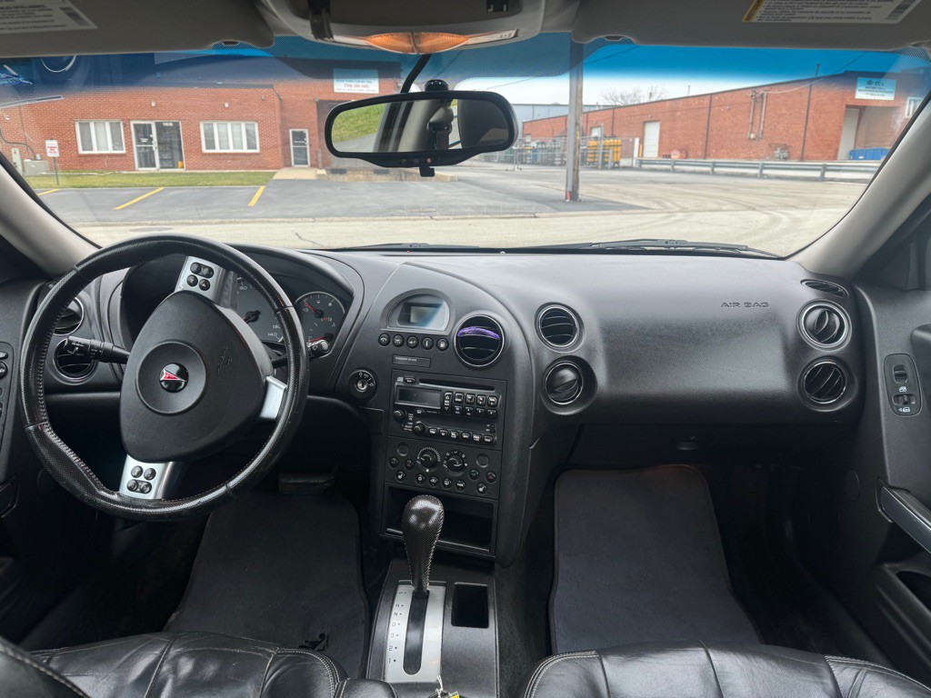 2008 Pontiac Grand Prix Image 12