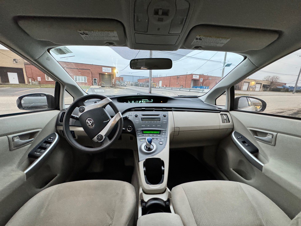 2010 Toyota Prius Image 10