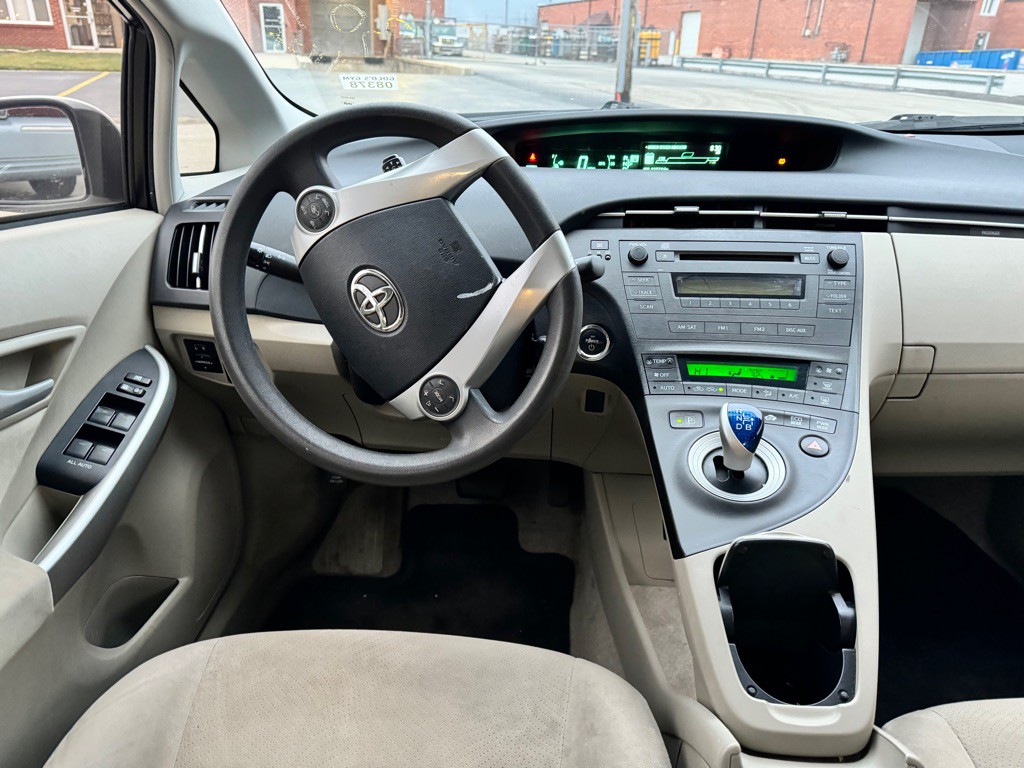 2010 Toyota Prius Image 14
