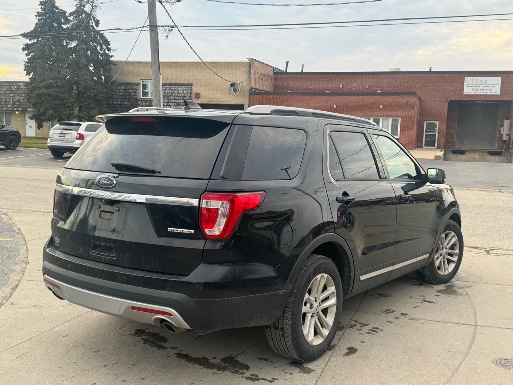 2016 Ford Explorer Image 3