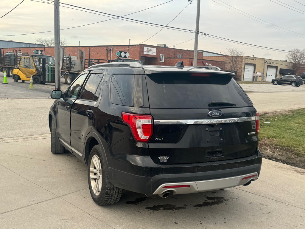 2016 Ford Explorer Image 4