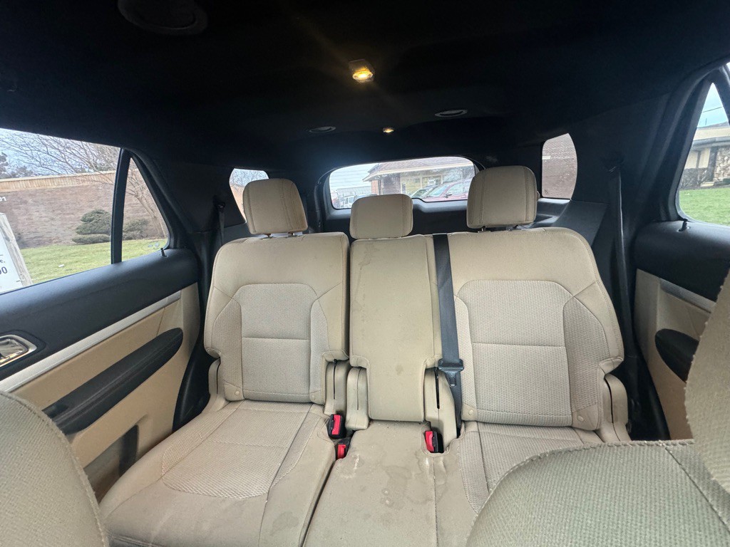 2016 Ford Explorer Image 8