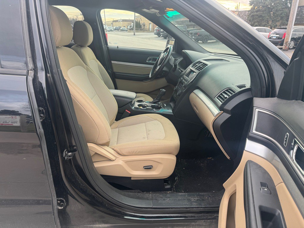 2016 Ford Explorer Image 9