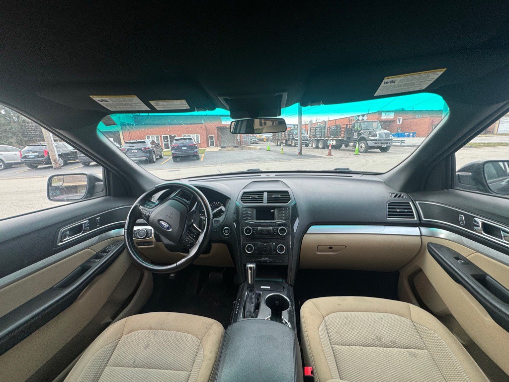 2016 Ford Explorer Image 11