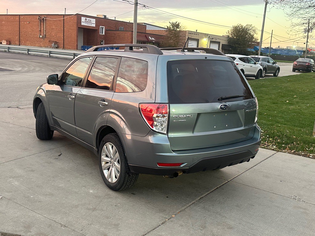 2011 Subaru Forester Image 2