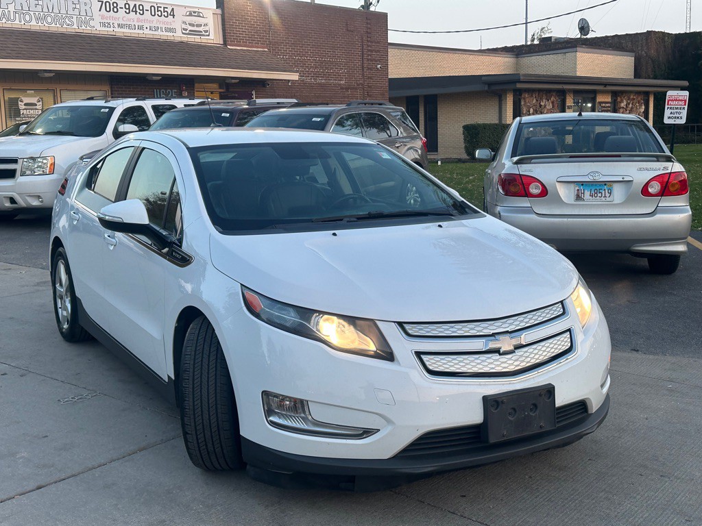 2014 Chevrolet Volt Image 2