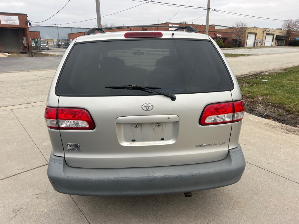 2002 Toyota Sienna Image 5