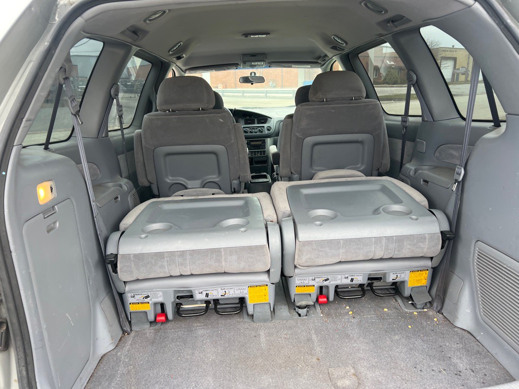 2002 Toyota Sienna Image 14