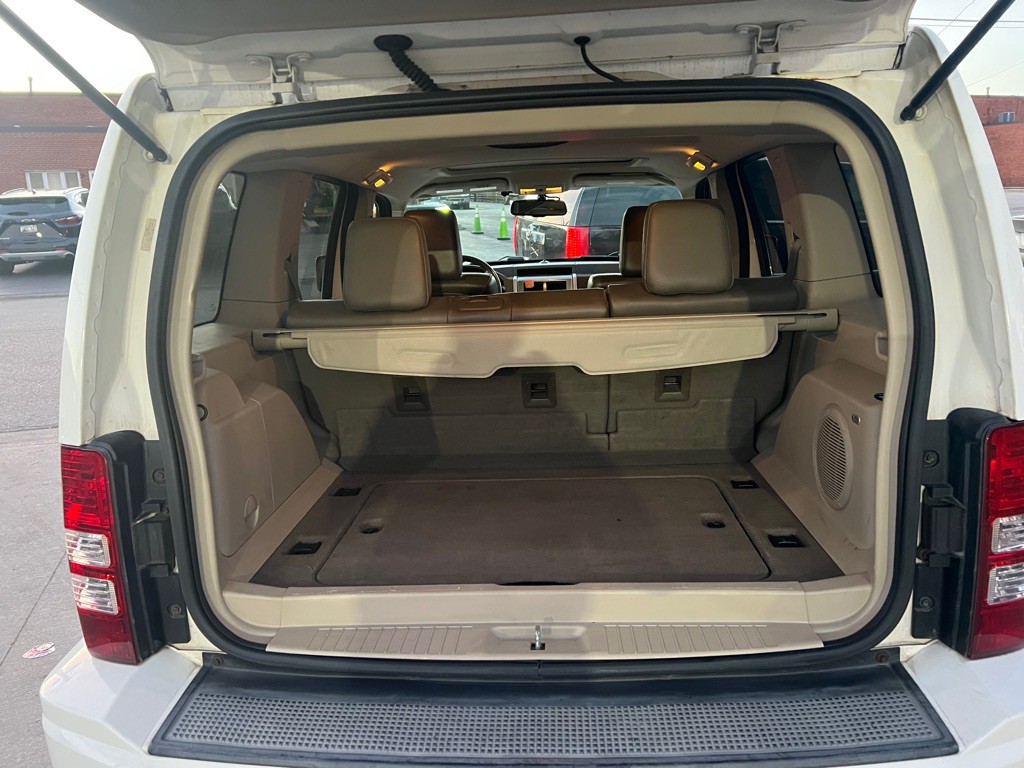 2008 Jeep Liberty Image 11