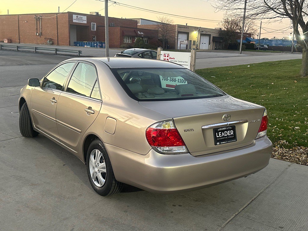 2005 Toyota Camry Image 3
