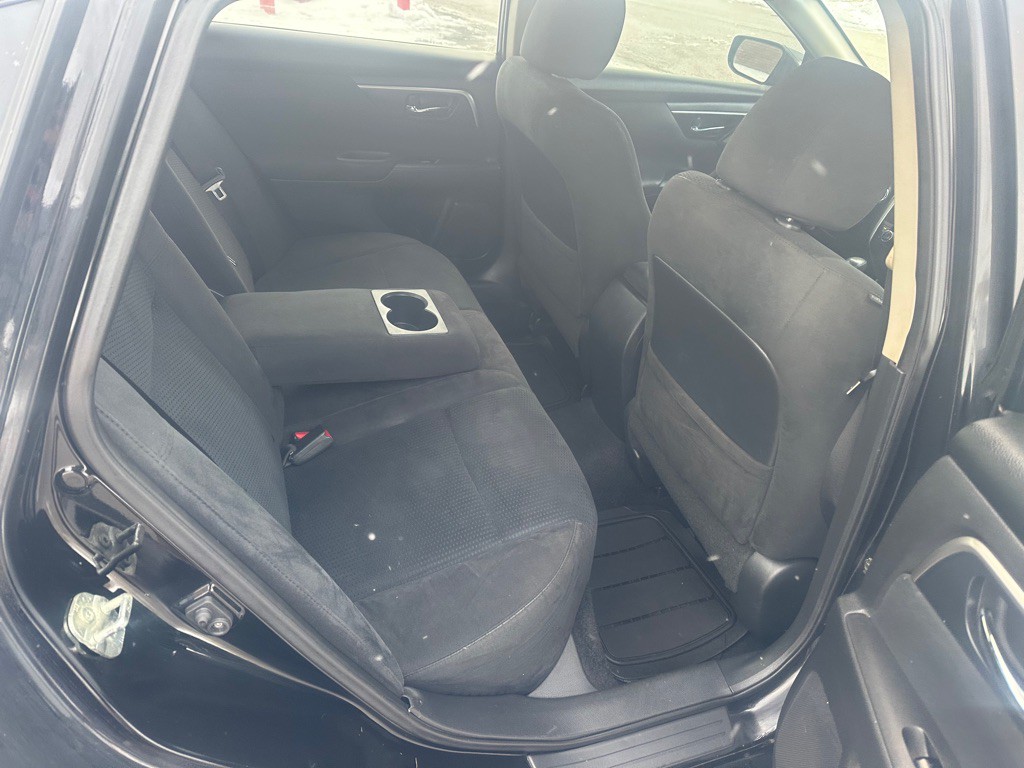 2015 Nissan Altima Image 9
