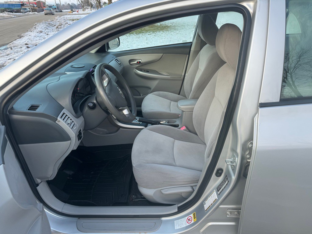 2010 Toyota Corolla Image 7