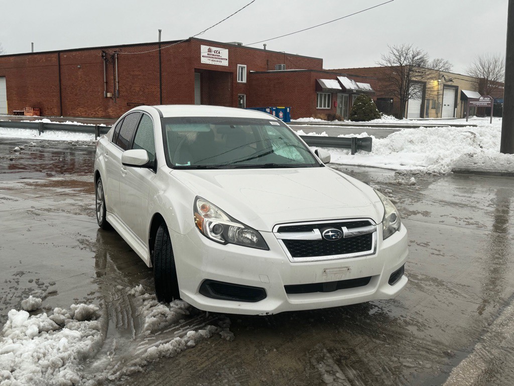 2013 Subaru Legacy Image 2