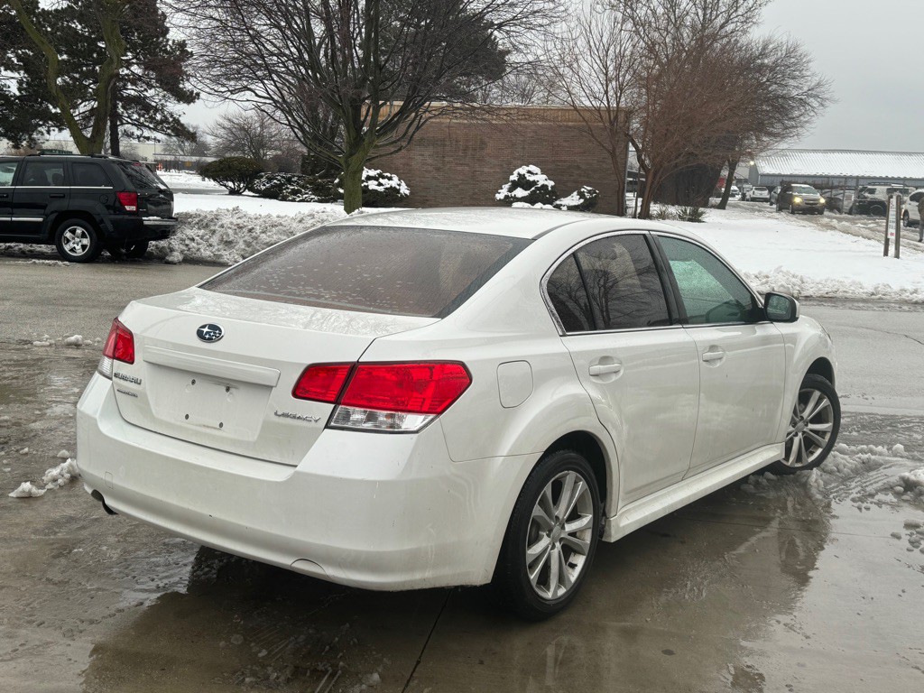 2013 Subaru Legacy Image 3