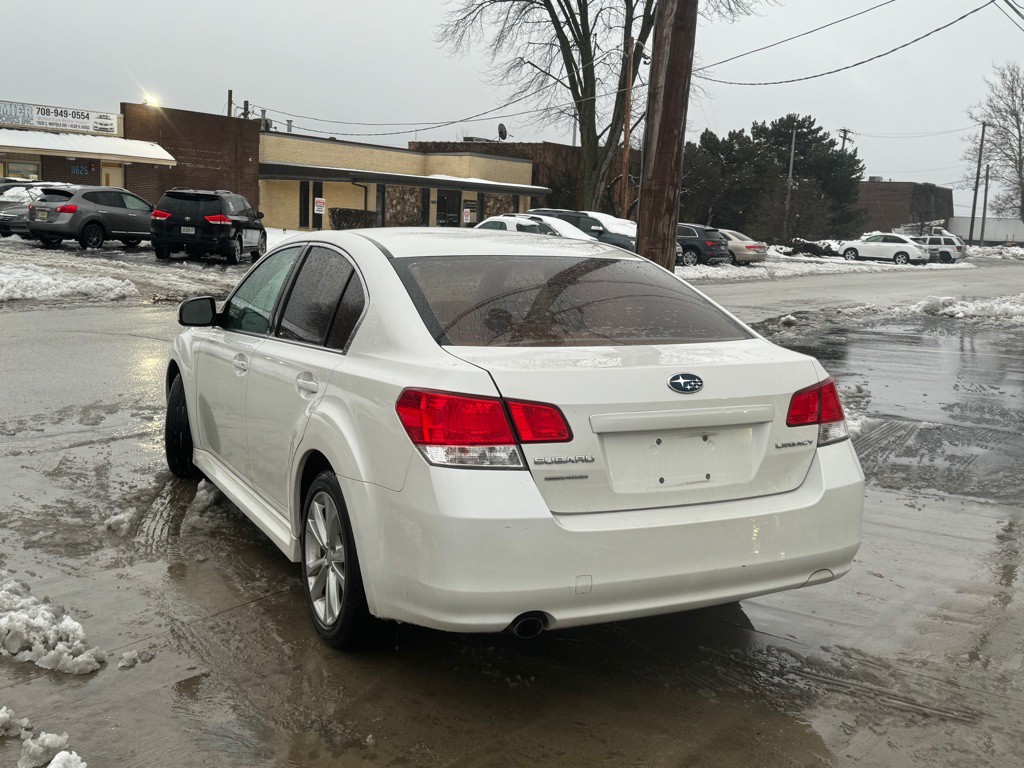 2013 Subaru Legacy Image 4