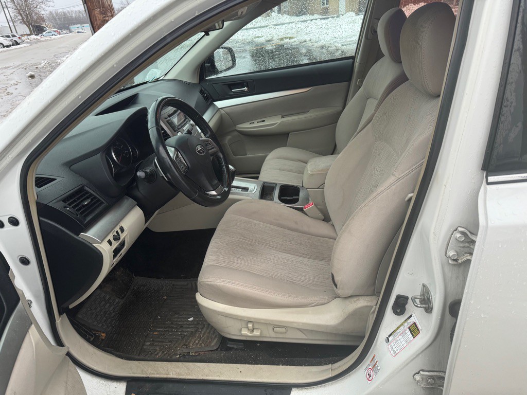 2013 Subaru Legacy Image 7