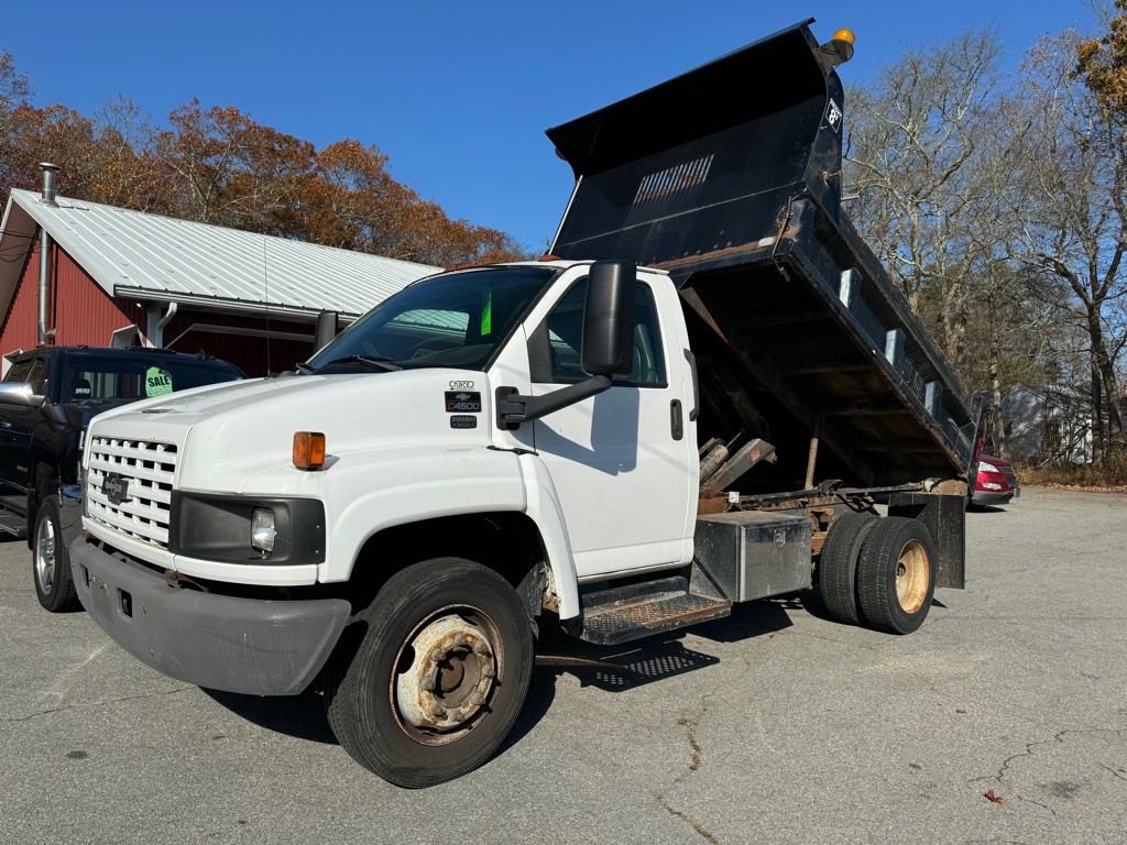 2003 Chevrolet C/K 4500 Image 2