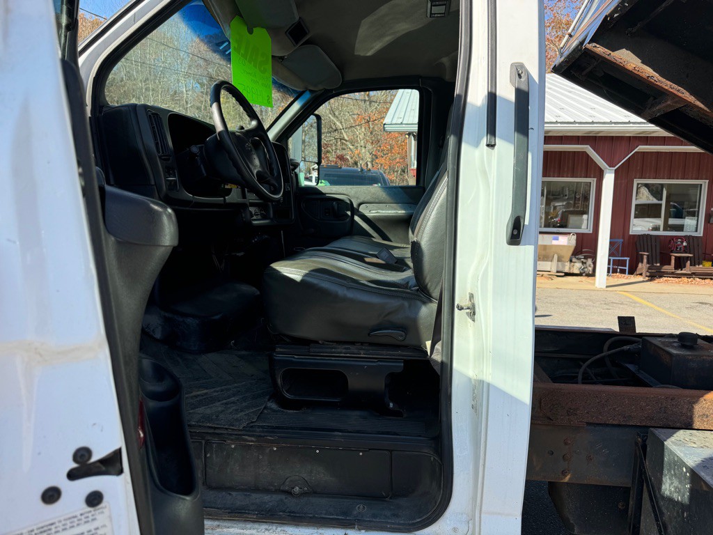 2003 Chevrolet C/K 4500 Image 8