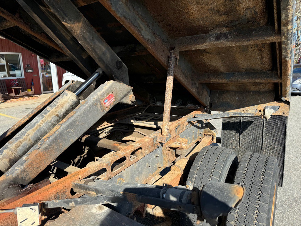 2003 Chevrolet C/K 4500 Image 13