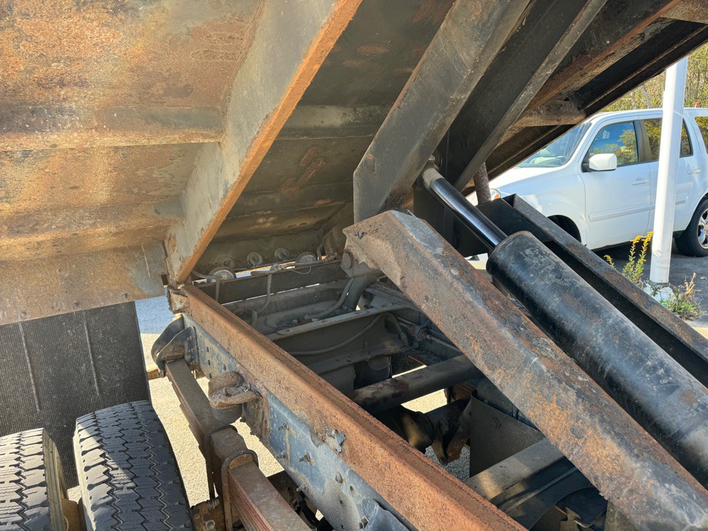 2003 Chevrolet C/K 4500 Image 17