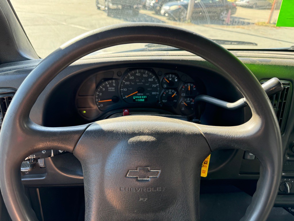 2003 Chevrolet C/K 4500 Image 21