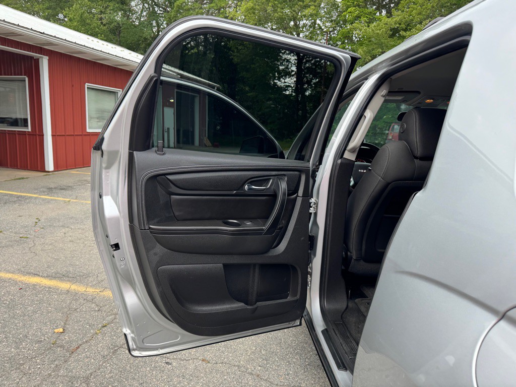 2016 GMC Acadia Image 30