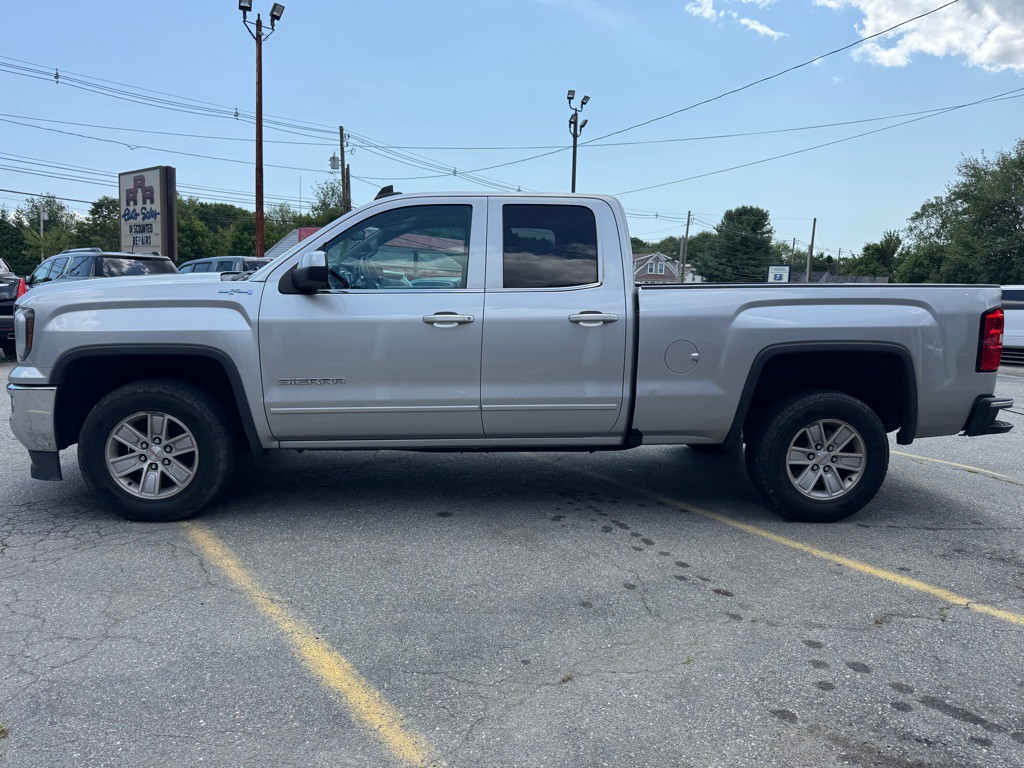 2016 GMC Sierra Image 2