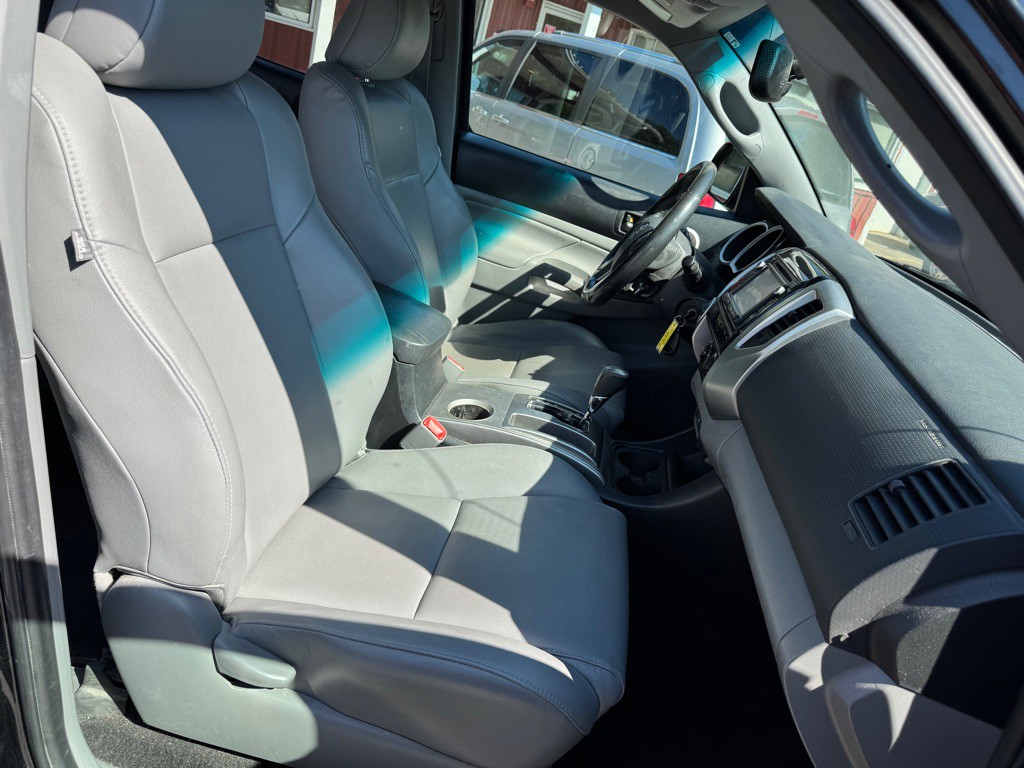 2014 Toyota Tacoma Image 20