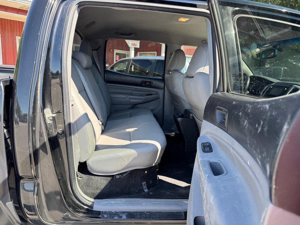 2014 Toyota Tacoma Image 21