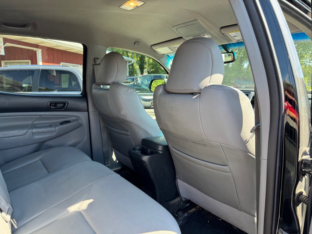 2014 Toyota Tacoma Image 23