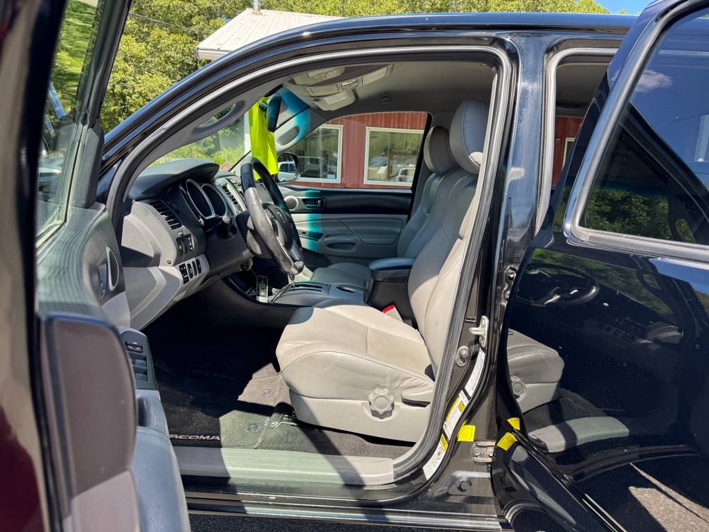 2014 Toyota Tacoma Image 12