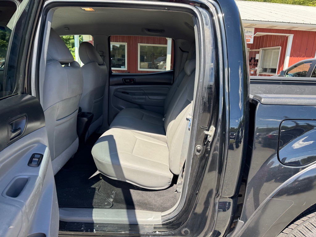 2014 Toyota Tacoma Image 15