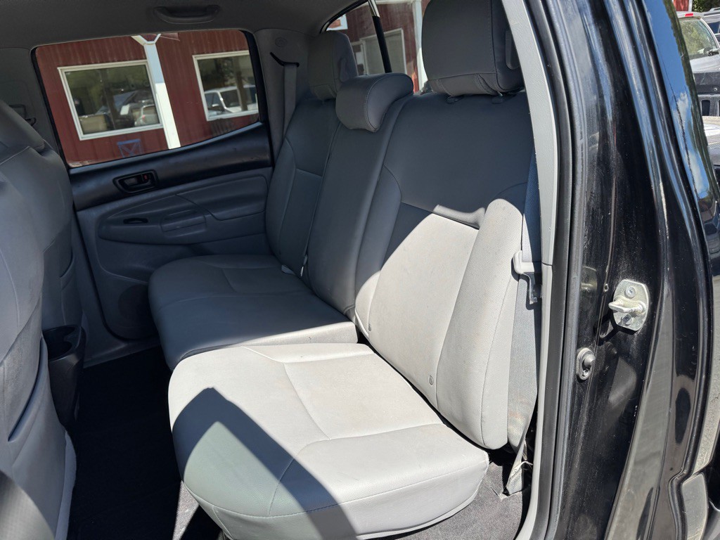 2014 Toyota Tacoma Image 16
