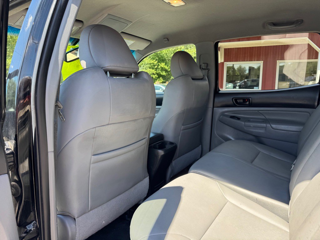 2014 Toyota Tacoma Image 17
