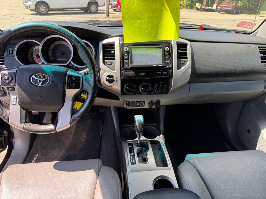 2014 Toyota Tacoma Image 18
