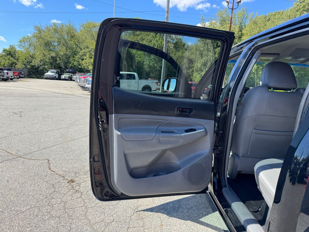 2014 Toyota Tacoma Image 20