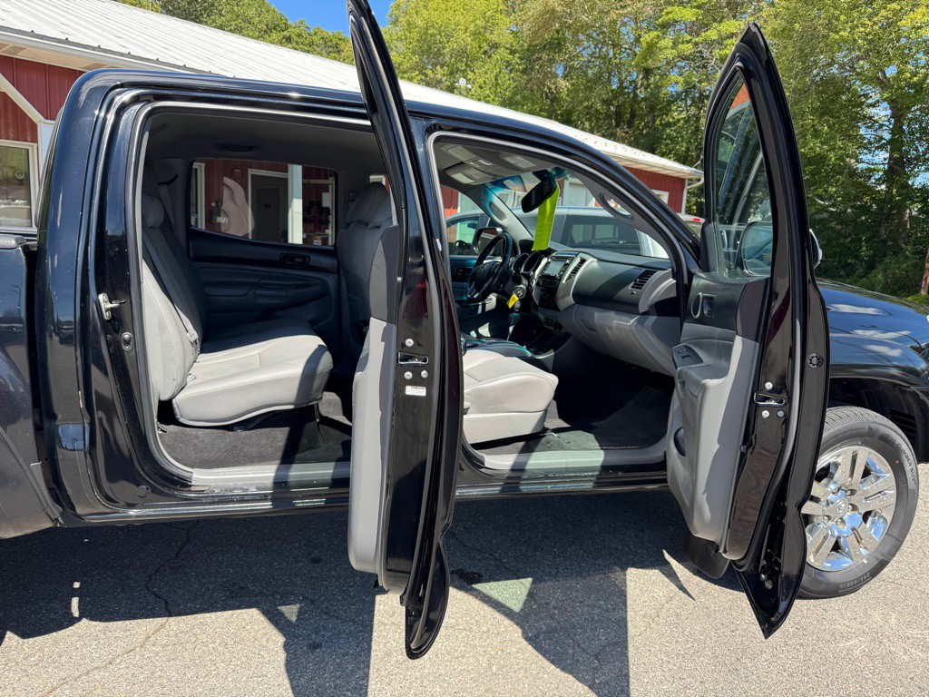 2014 Toyota Tacoma Image 23