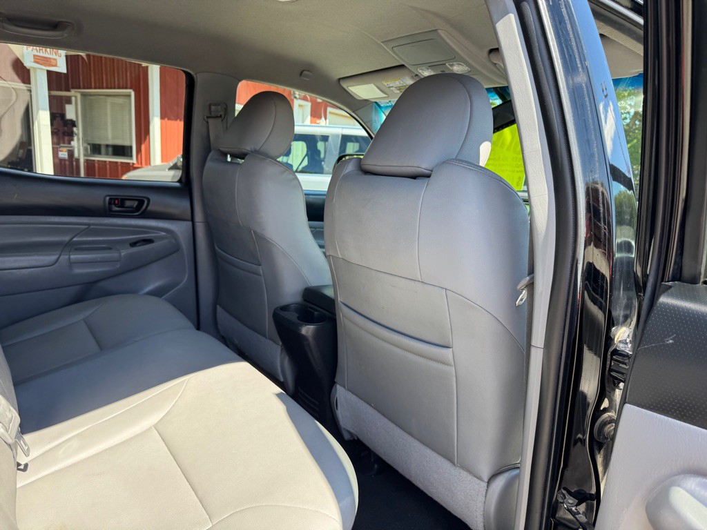 2014 Toyota Tacoma Image 29