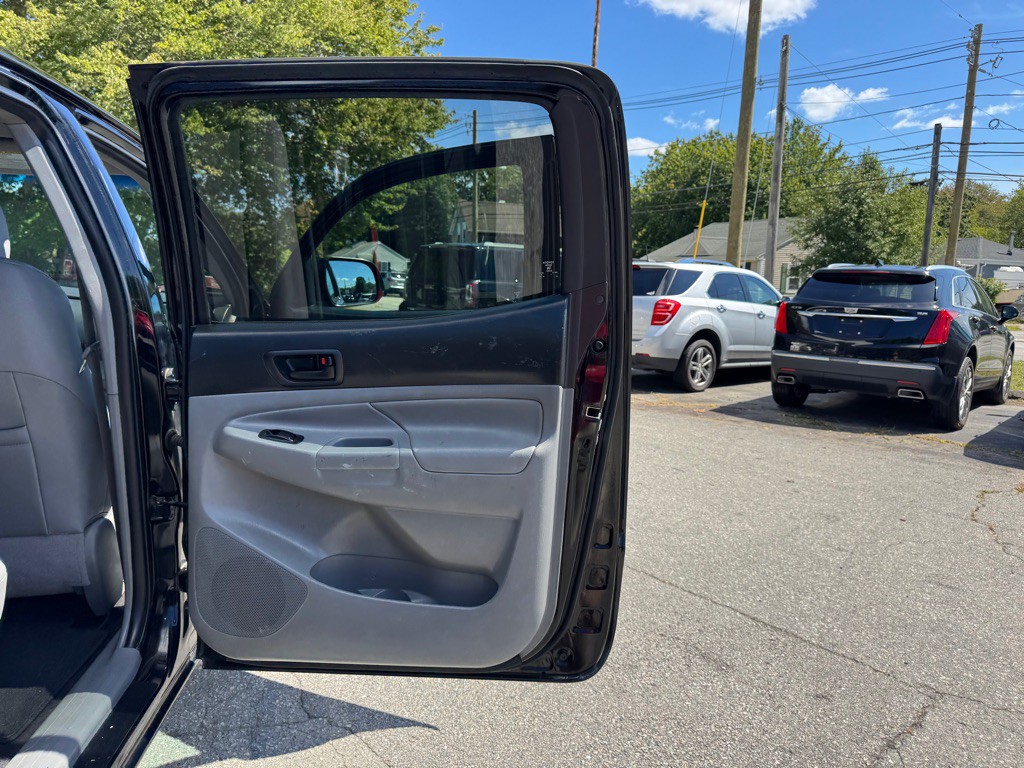 2014 Toyota Tacoma Image 31