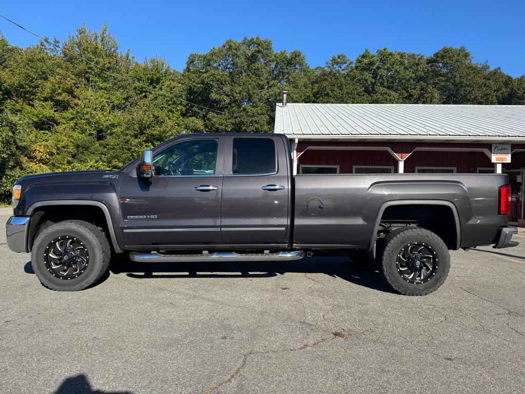 2015 GMC Sierra Image 2