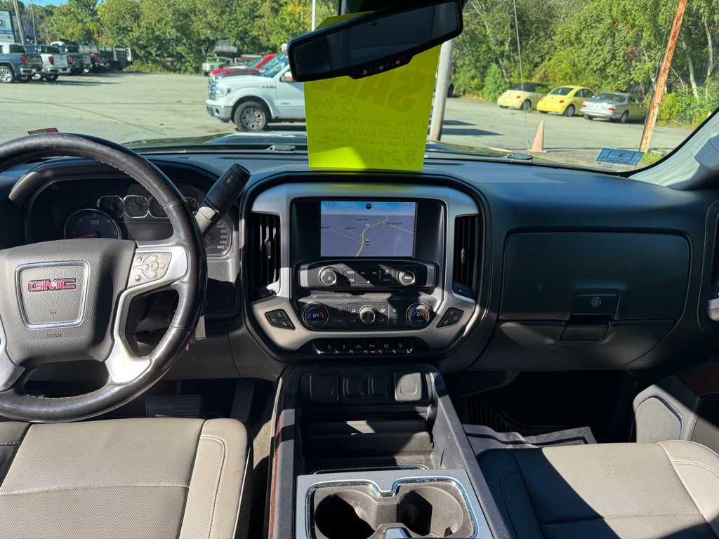 2015 GMC Sierra Image 17