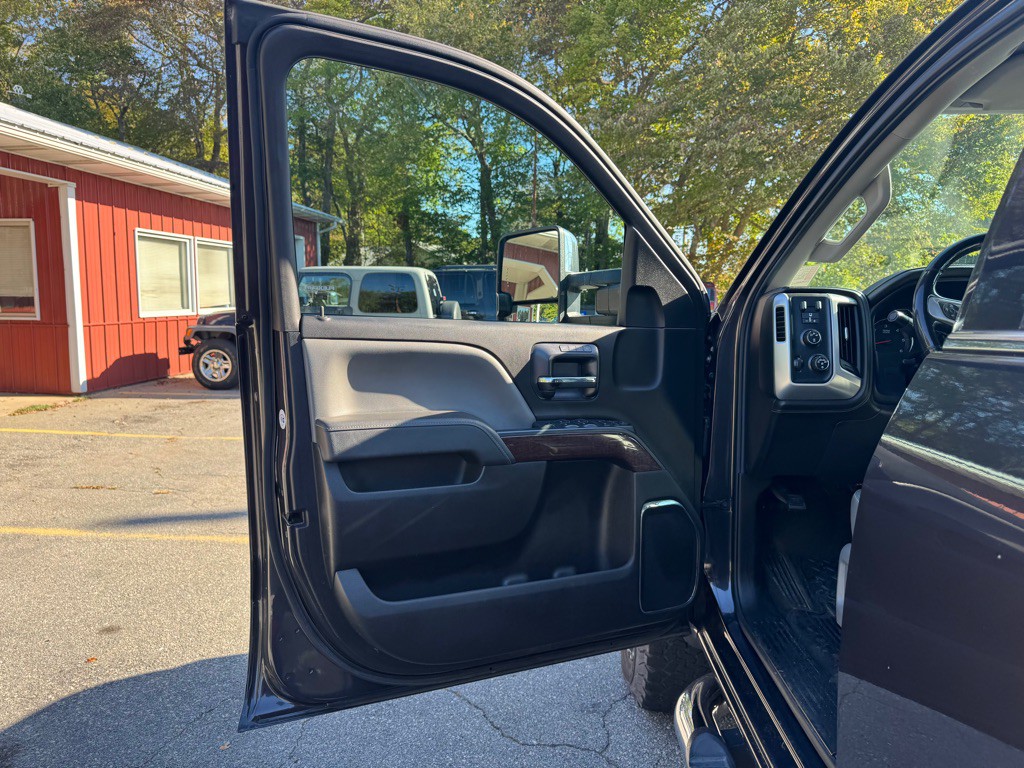 2015 GMC Sierra Image 27