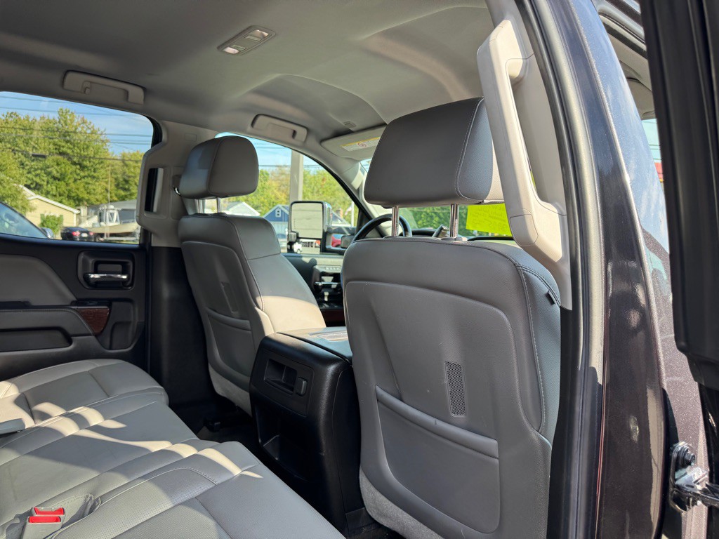 2015 GMC Sierra Image 28