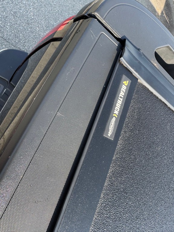 2015 GMC Sierra Image 32