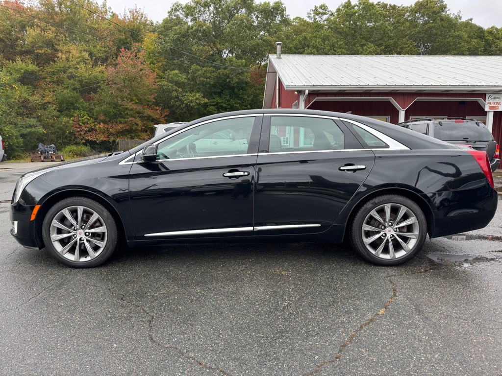 2013 Cadillac XTS Image 2