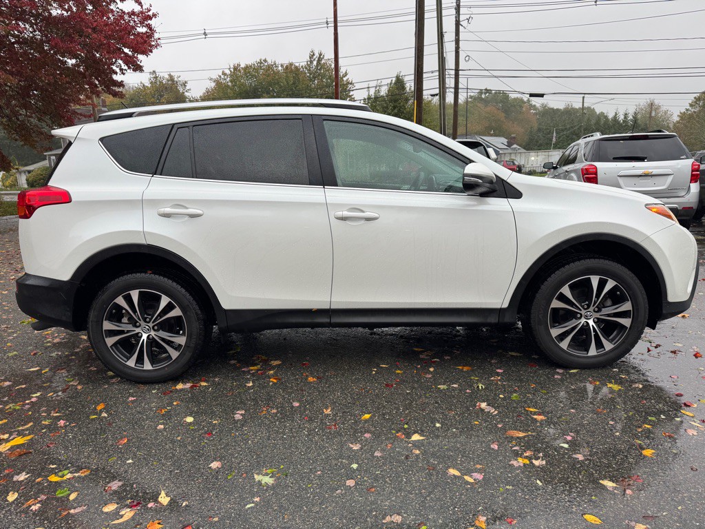 2015 Toyota Rav4 Image 7
