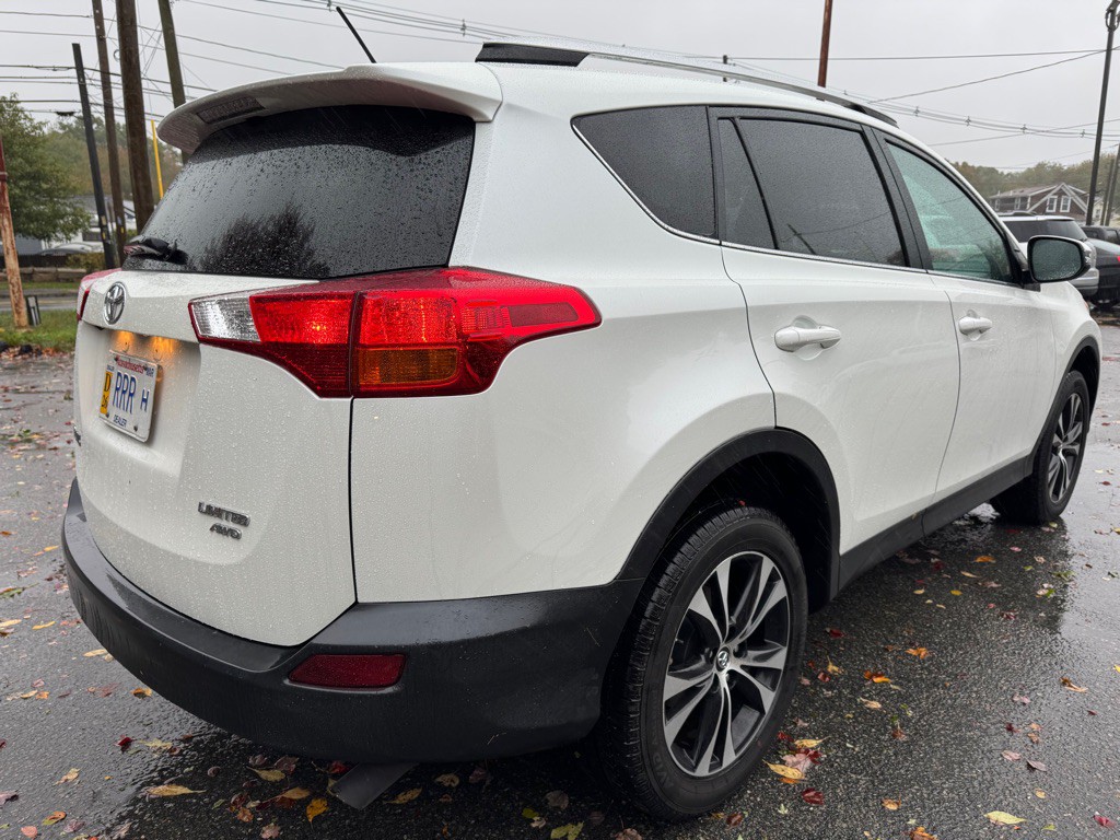 2015 Toyota Rav4 Image 8