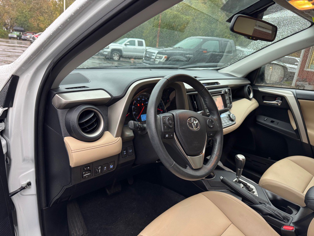 2015 Toyota Rav4 Image 10