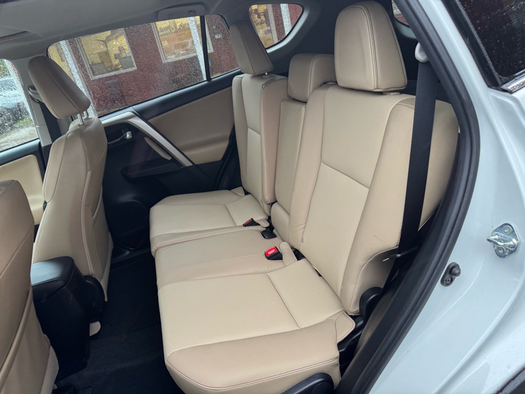 2015 Toyota Rav4 Image 16